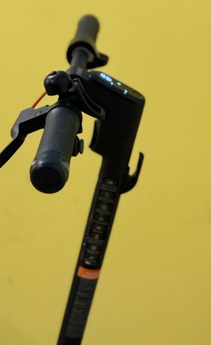 Ninebot F2 Plus е Пробіг: 1300