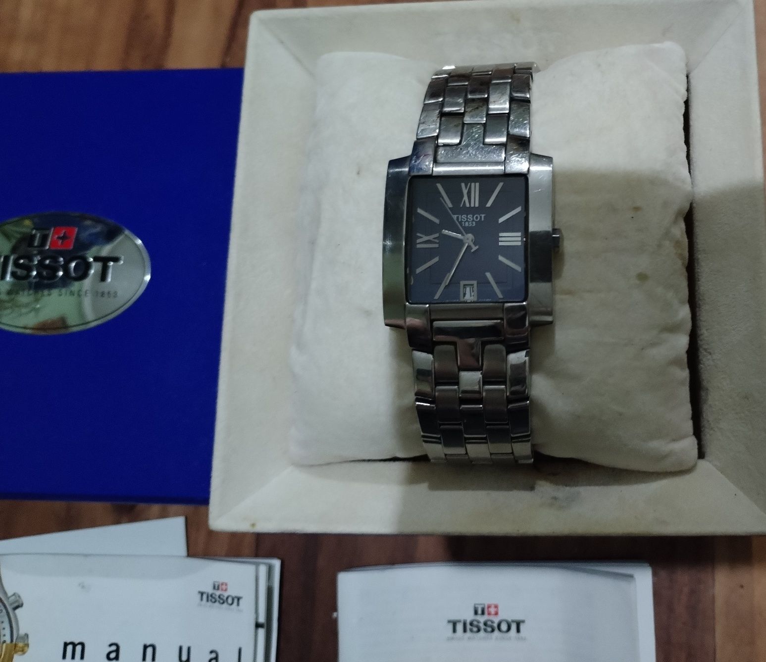 Наручные часы Б/У Tissot T60.1.581.43