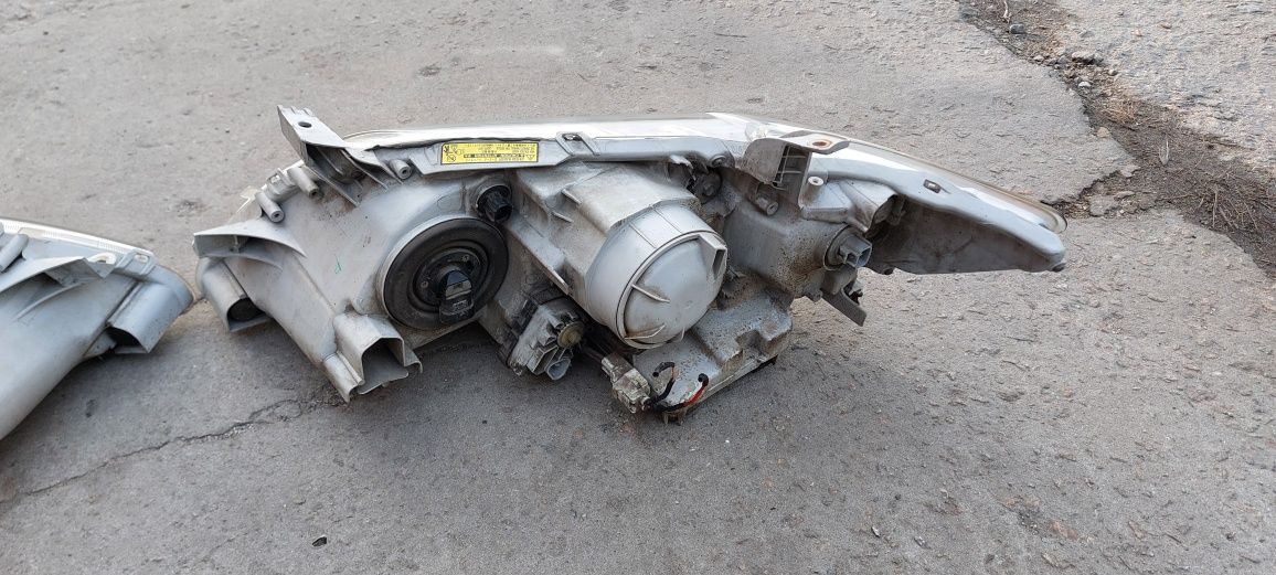 Фара ксенон Toyota Camry 40 xenon камри правая