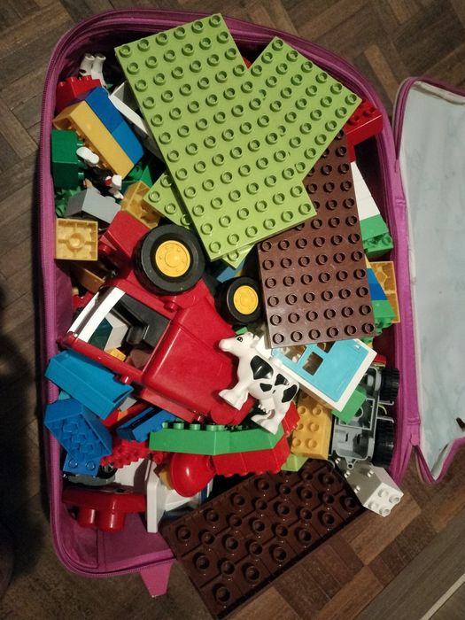 Várias peças LEGO Duplo