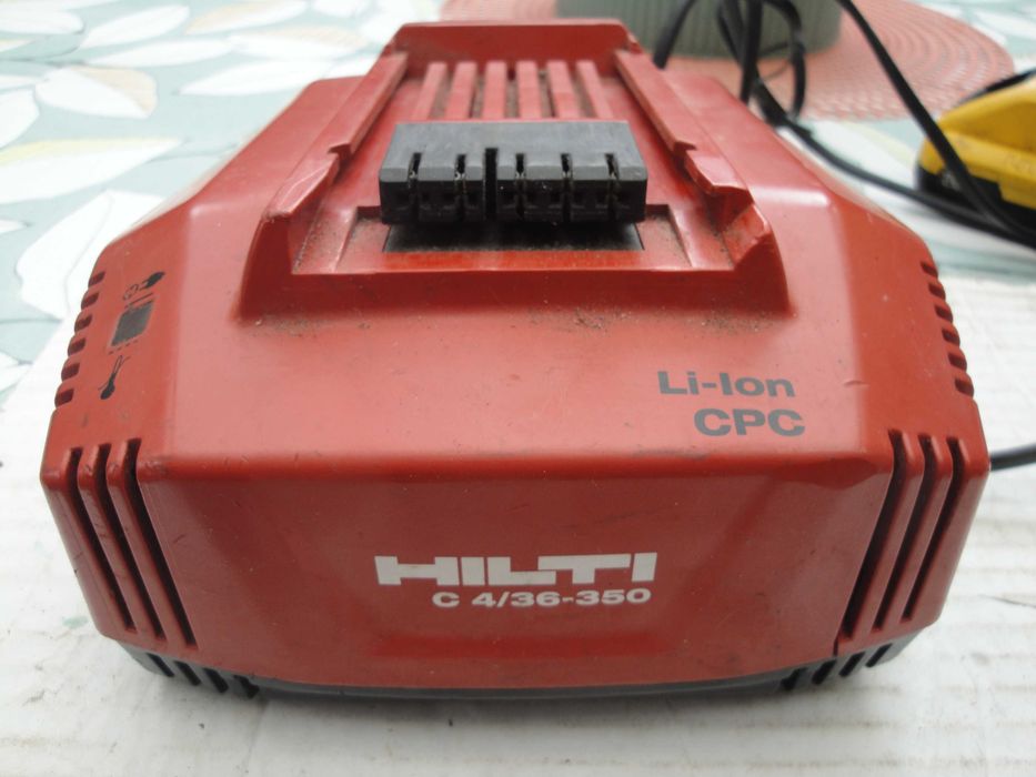 Ladowarka  Hilti  C4/ 36--350