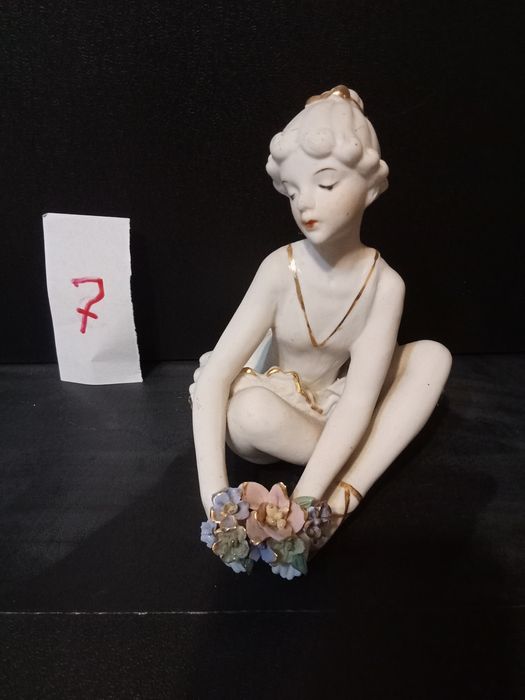 Статуетки порцелянові