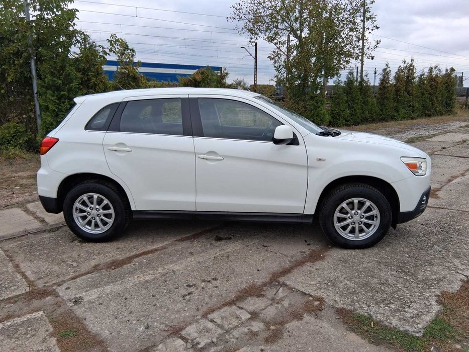 Mitsubishi ASX bardzo wygodny SUV crossover 2WD, isofix, z Niemiec