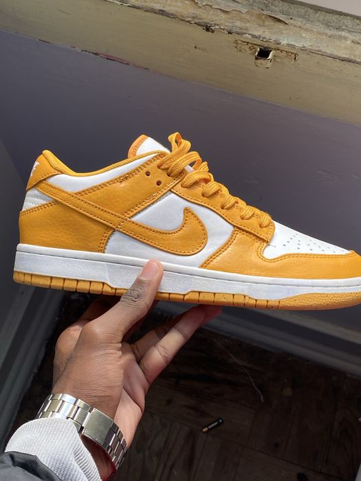 Nike dunk yelow muito novo