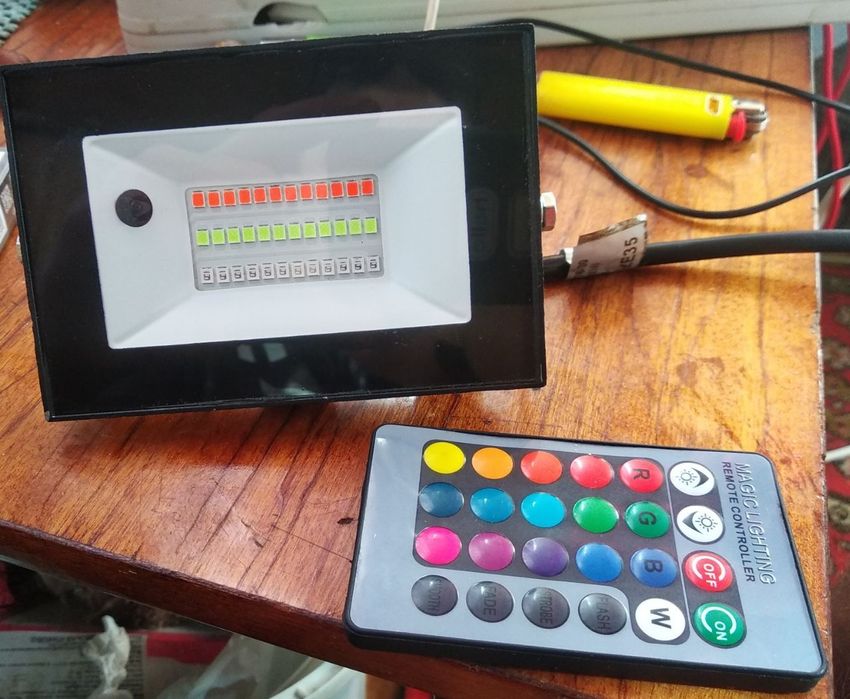 Светодиодный прожектор 10w с пду
