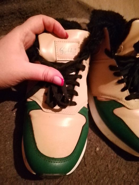 Продам женские зимние ботинки в идеальном состоянии