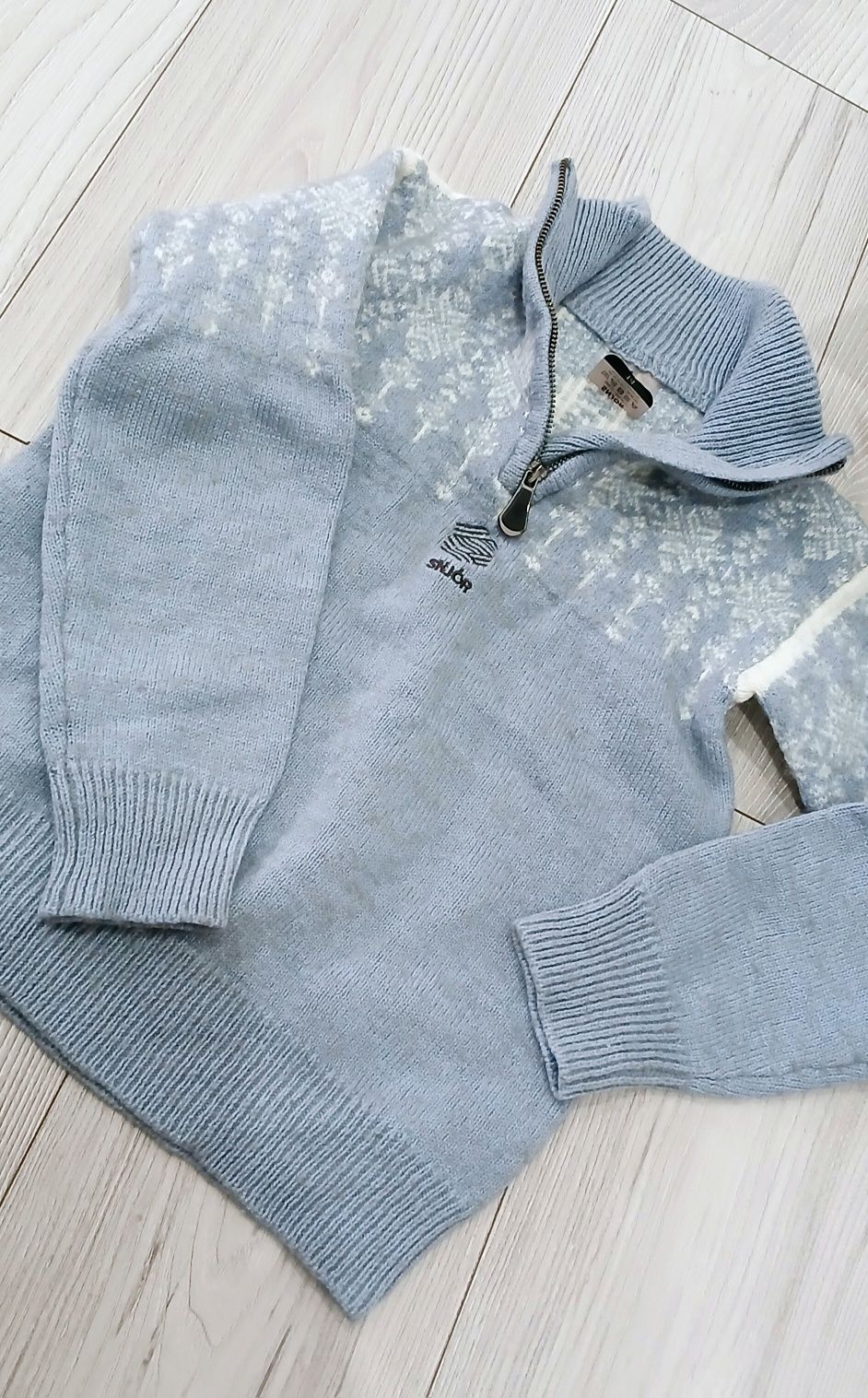 Norweski sweter dziecięcy Snjòr rozm 128/134