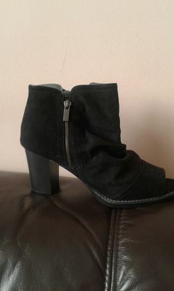 Czarne nowe Buty- zamsz