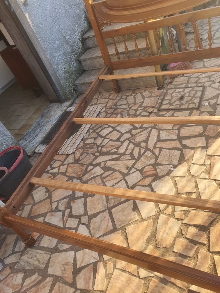 Camas casal vendo com.oferta de colchão