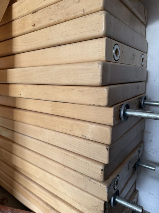 Stopnie schody zabiegowe grube drewno