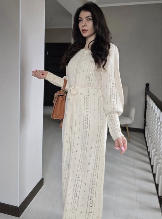 Красива сукня міді