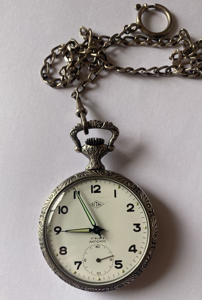 Relógio de bolso Sital, mecânico, com corrente.