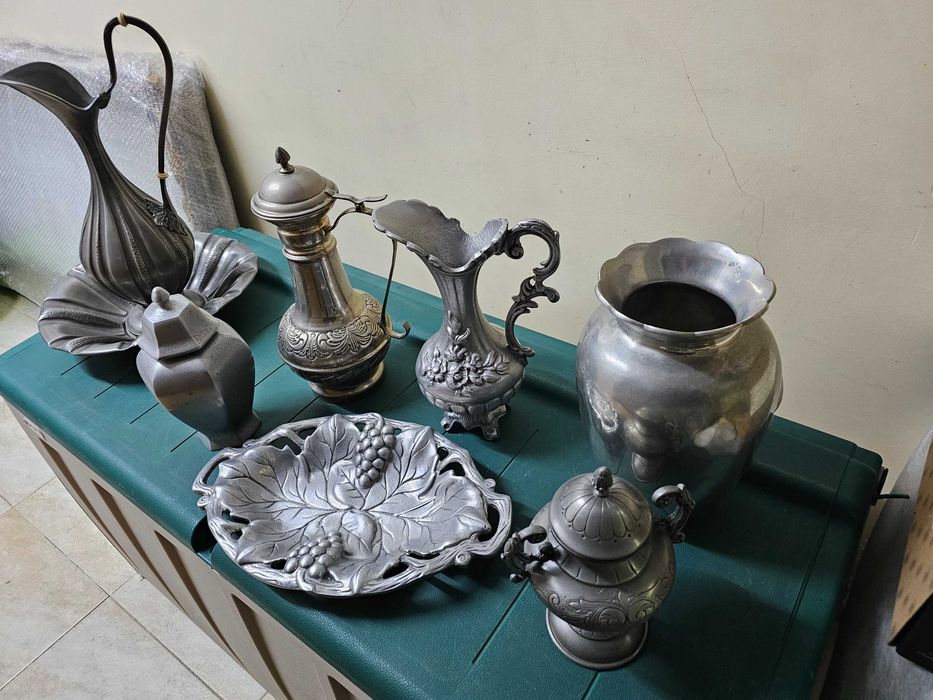 Lote de peças decorativas em estanho