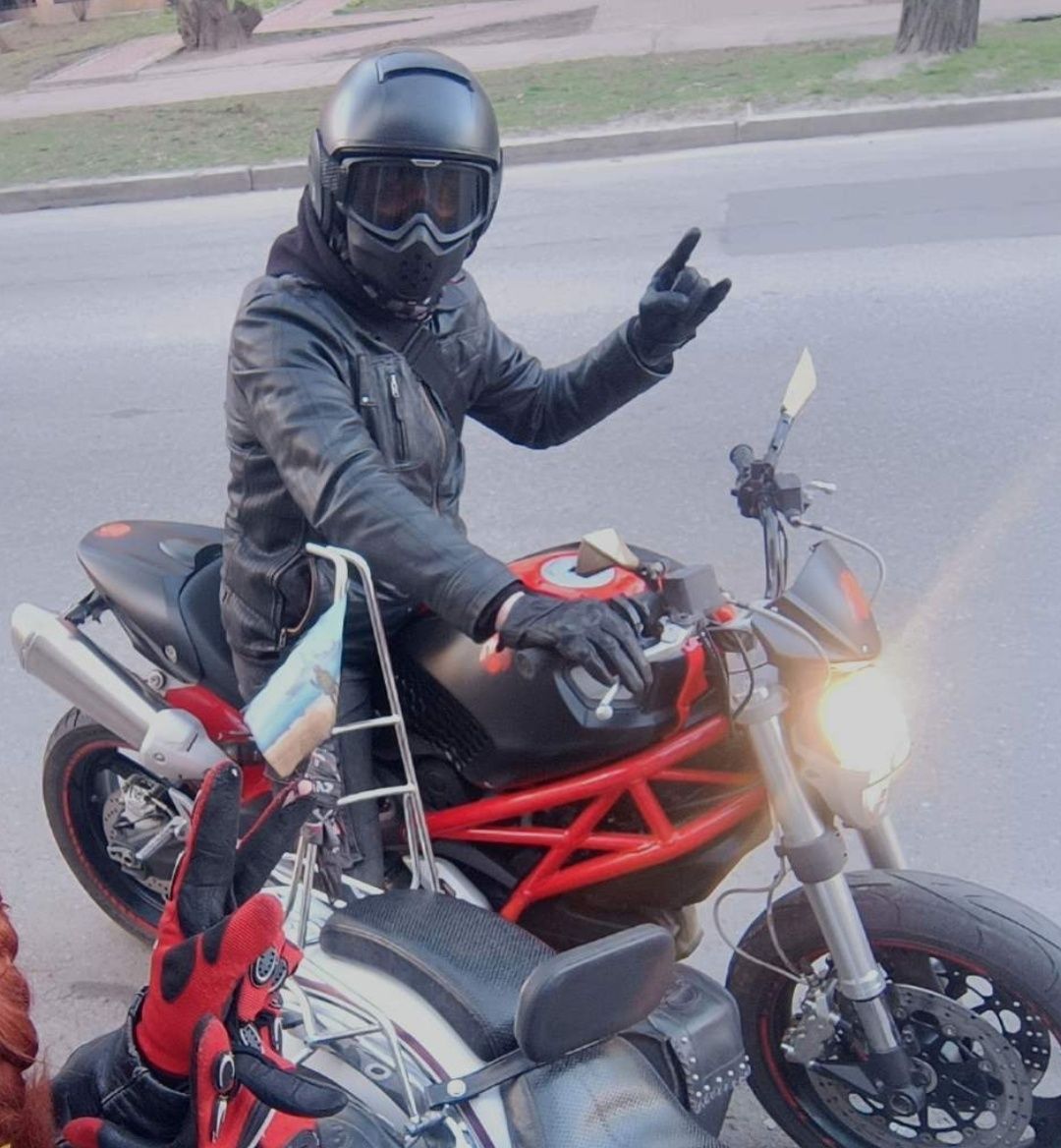 Продам мотоцикл Ducati monster 696 2009