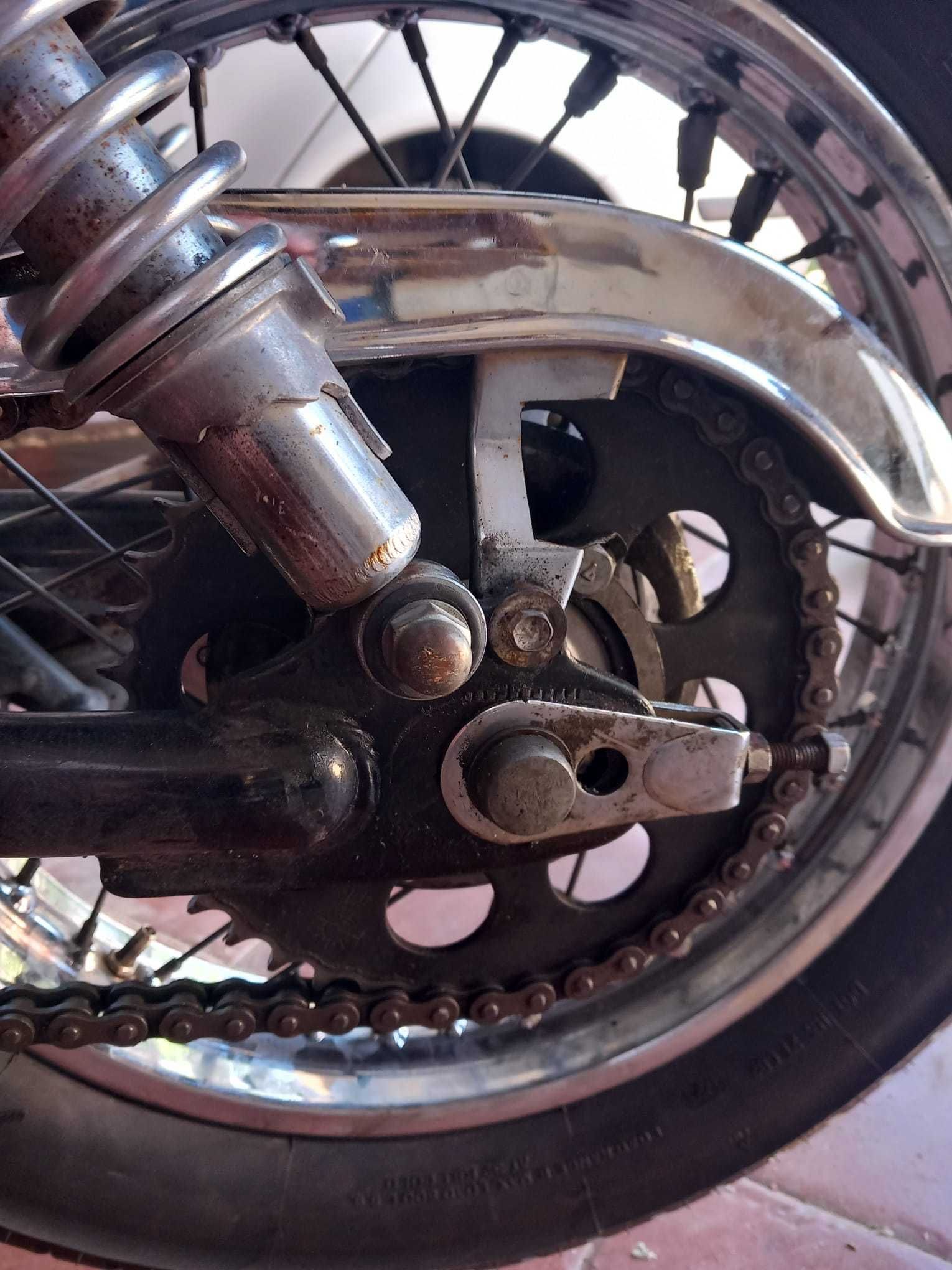 Suzuki GN 250 impecável