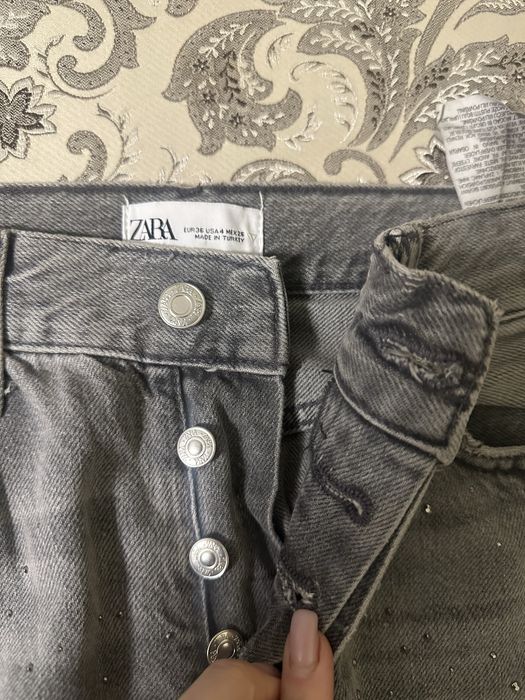 Zara в каміньчик стильні джинси