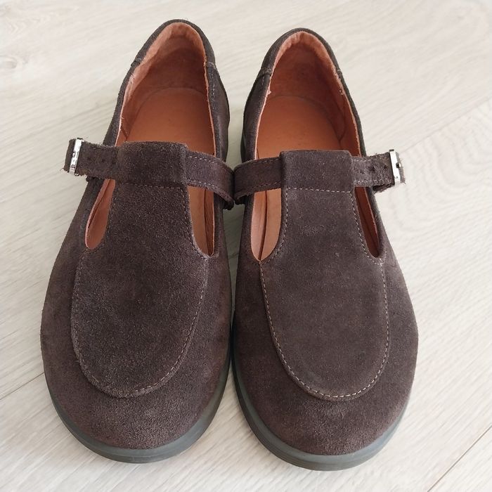 Коричневі замшеві туфлі