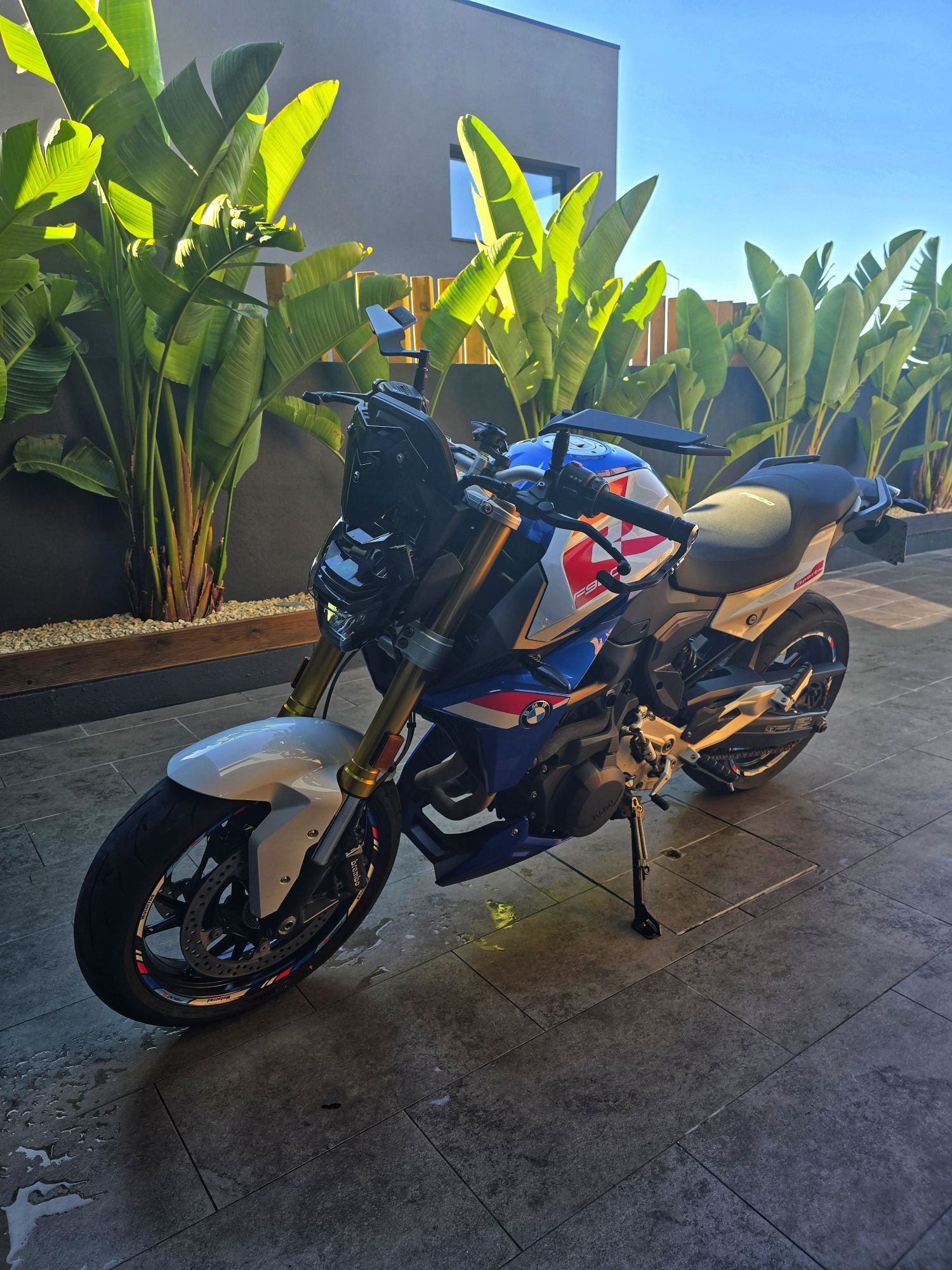 BMW F 900 R 2024