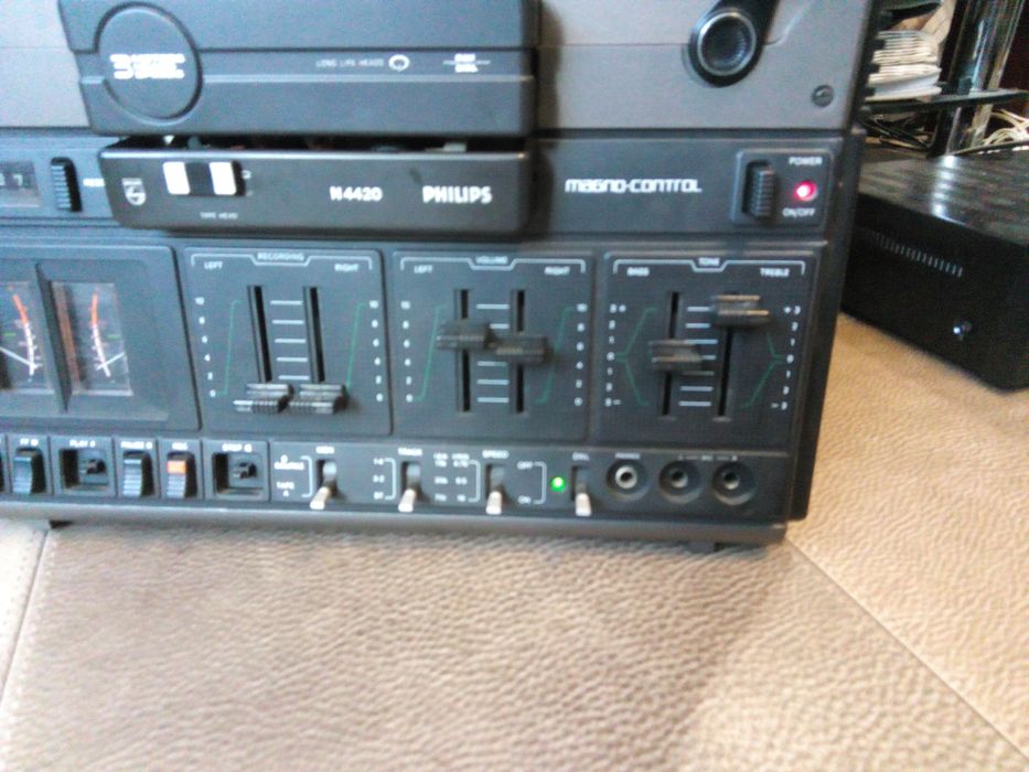 Philips N4420 магнитофон катушечный,бабинный