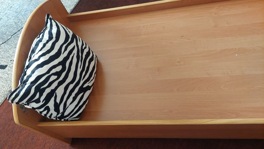 Łóżko dziecięce drewniane