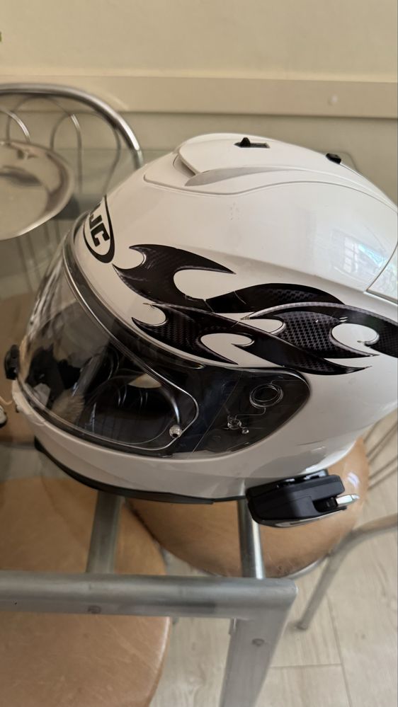 kaski motocyklowe  HJC  roz.  M