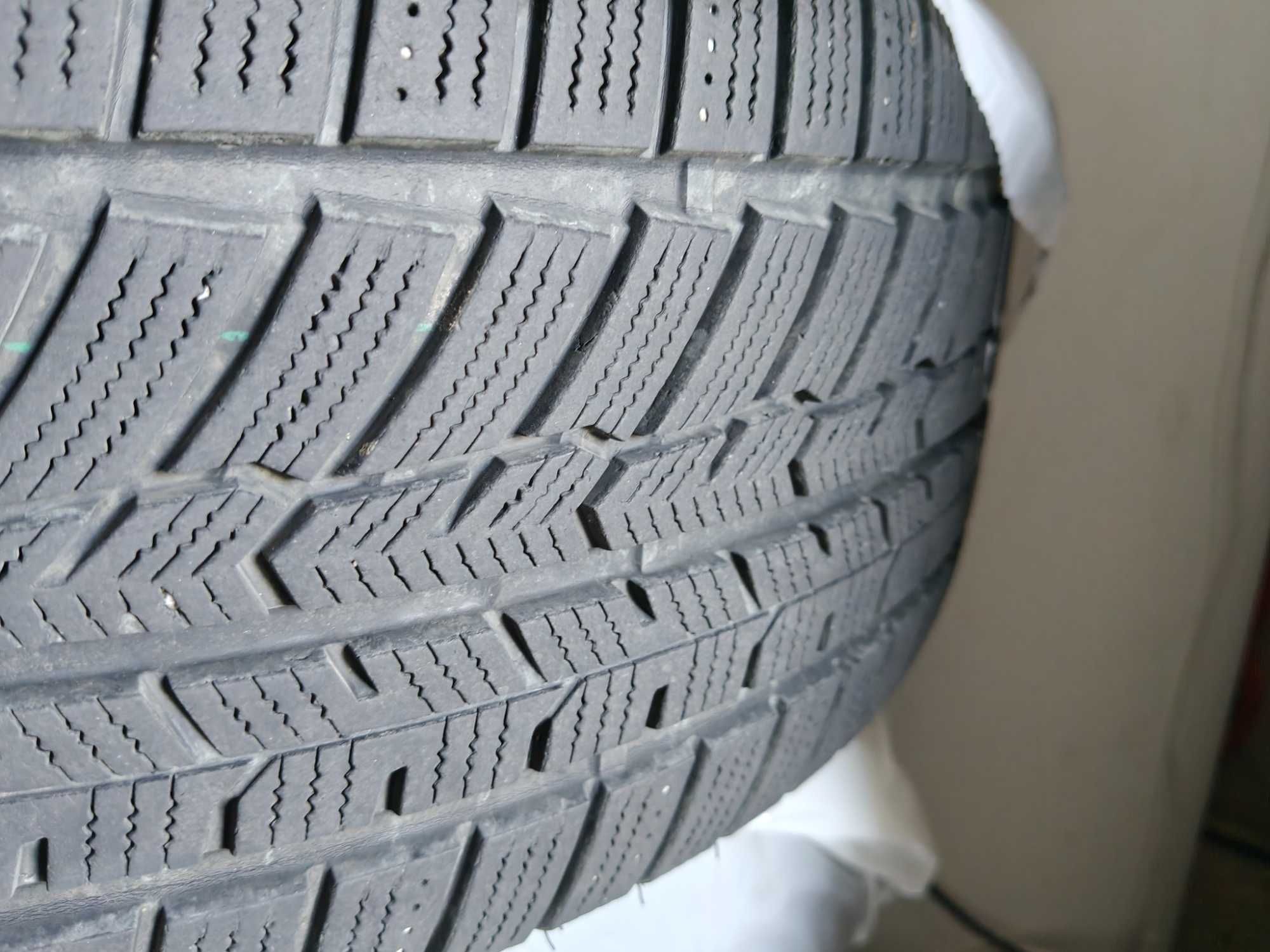 Opony zimowe FORTUNE SNOWUFUN FSR-901 215/60R16+felgi+kołpaki SUZUKI