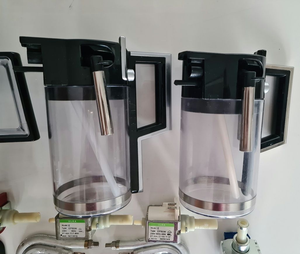 Dzbanek, pompka,grzałka,pojemnik na mleko DeLonghi ESAM