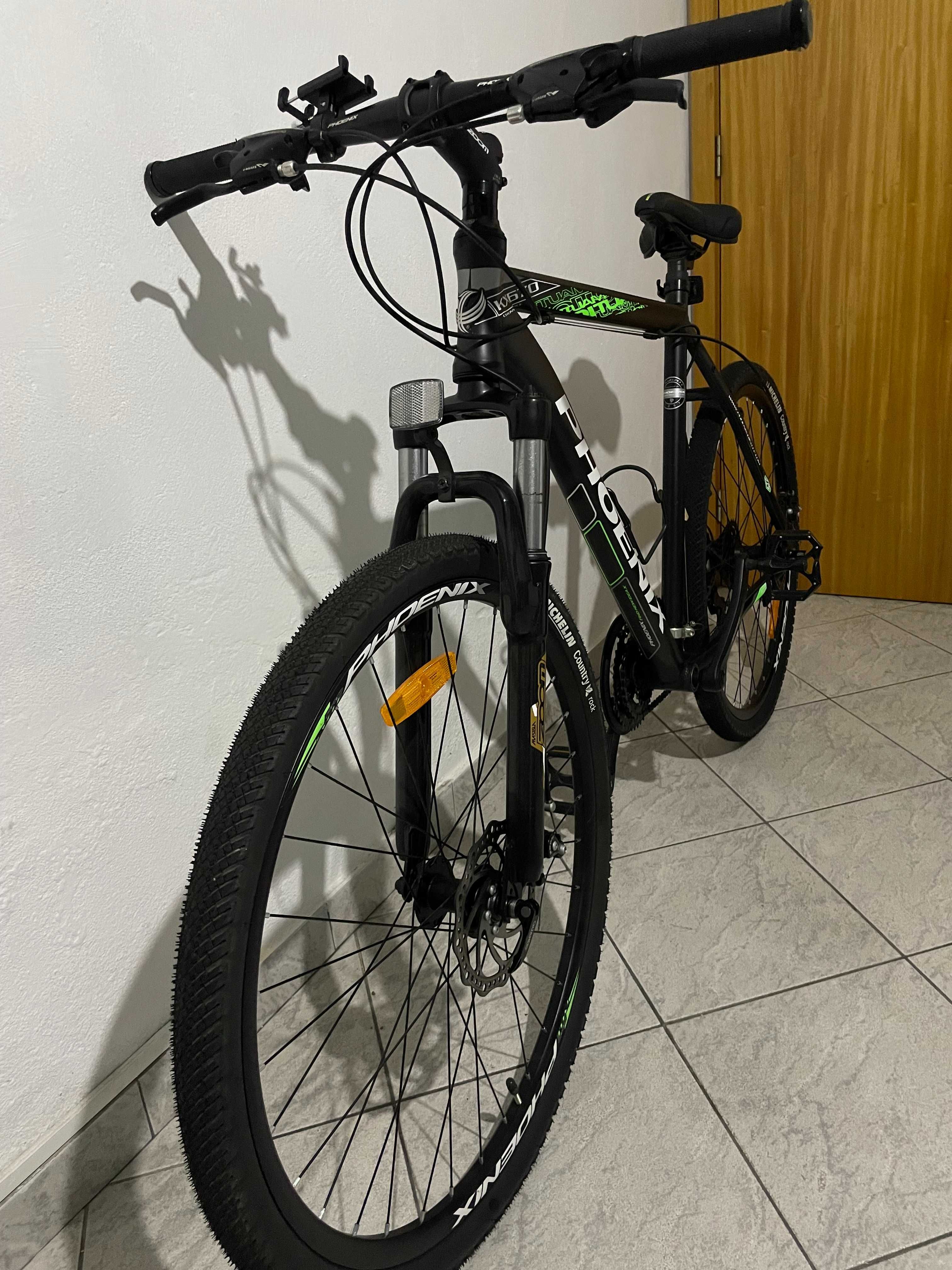 Bicicleta Phoenix 27,5" Preto / Verde Tamanho L + Suporte Vertical