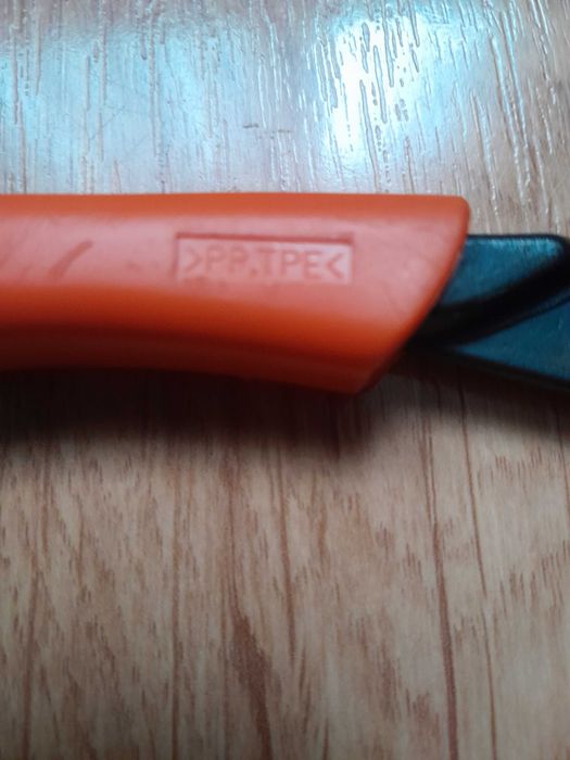 Szczypce uniwersalne kombinerki BAHCO 2628G-180 nowe nieużywane
