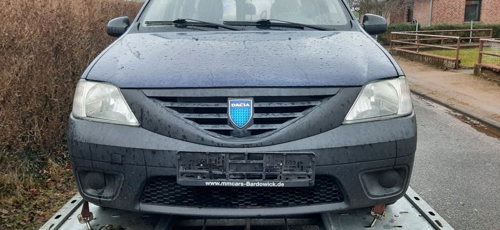 Dacia logan kompletny przód maska zderzak  blotniki