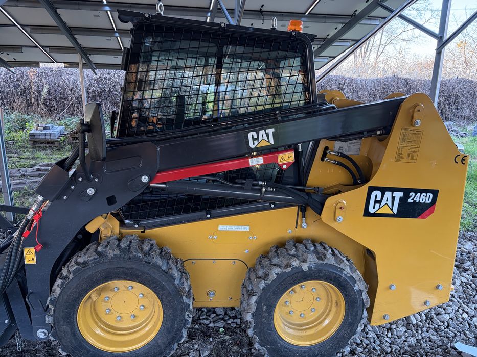 Wynajm Ładowarka Czołowa Tupu Bobcat Cat 3t Mocna Duży Mini Koparki