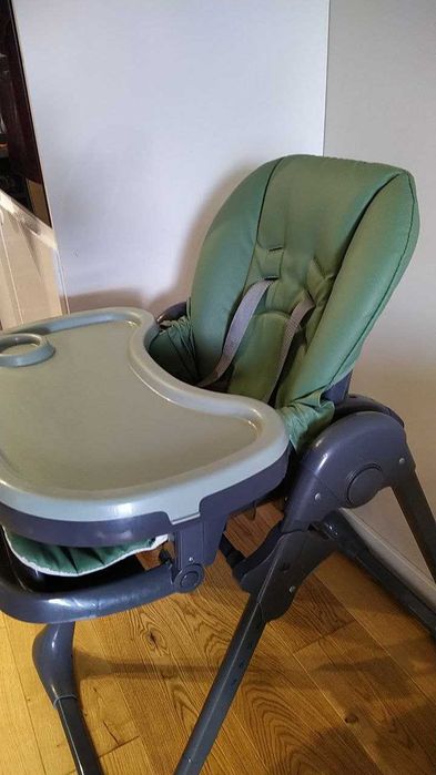 Krzesełko Kinder Kraft do karmienia dziecka