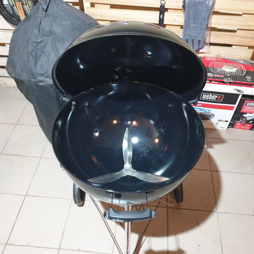 Вугільний гриль Weber Master Touch 57 cm