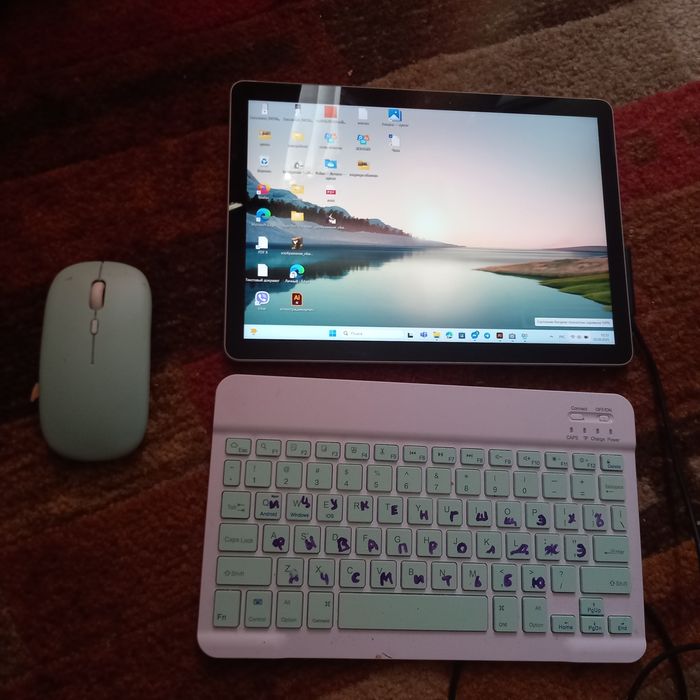 Продам терміново surface go 2