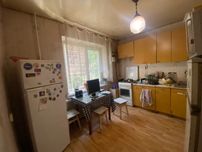 Реальная ! Продам 1-к квартиру( 40 м2)ж/м Тополь 3, Запорожское шоссе