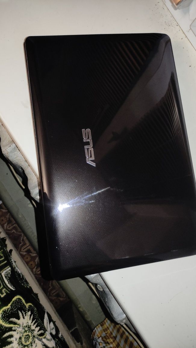 Asus K52DE на запчастини Работает,( не работают динамики АКБ и Дисково