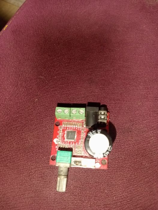 Продам усилитель звука