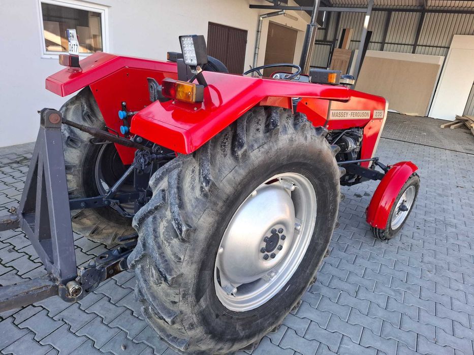 Traktor Massey Ferguson