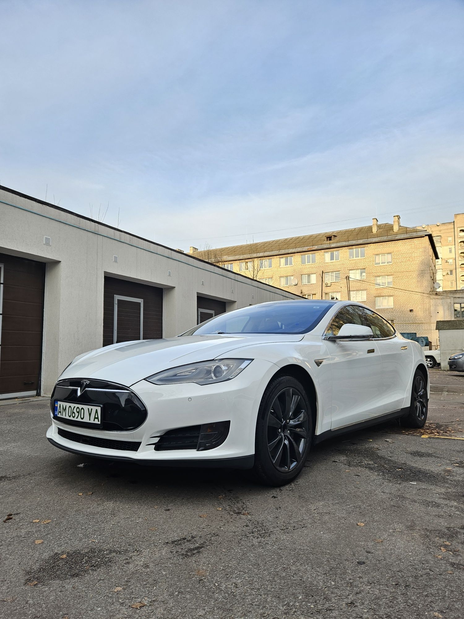 Tesla model S P85 2014