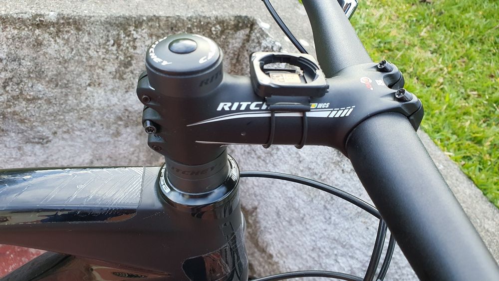 Bicicleta Btt em carbono