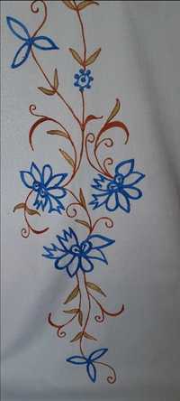 Bieżnik obrus haftowany kwiaty niebieski
240x60 cm