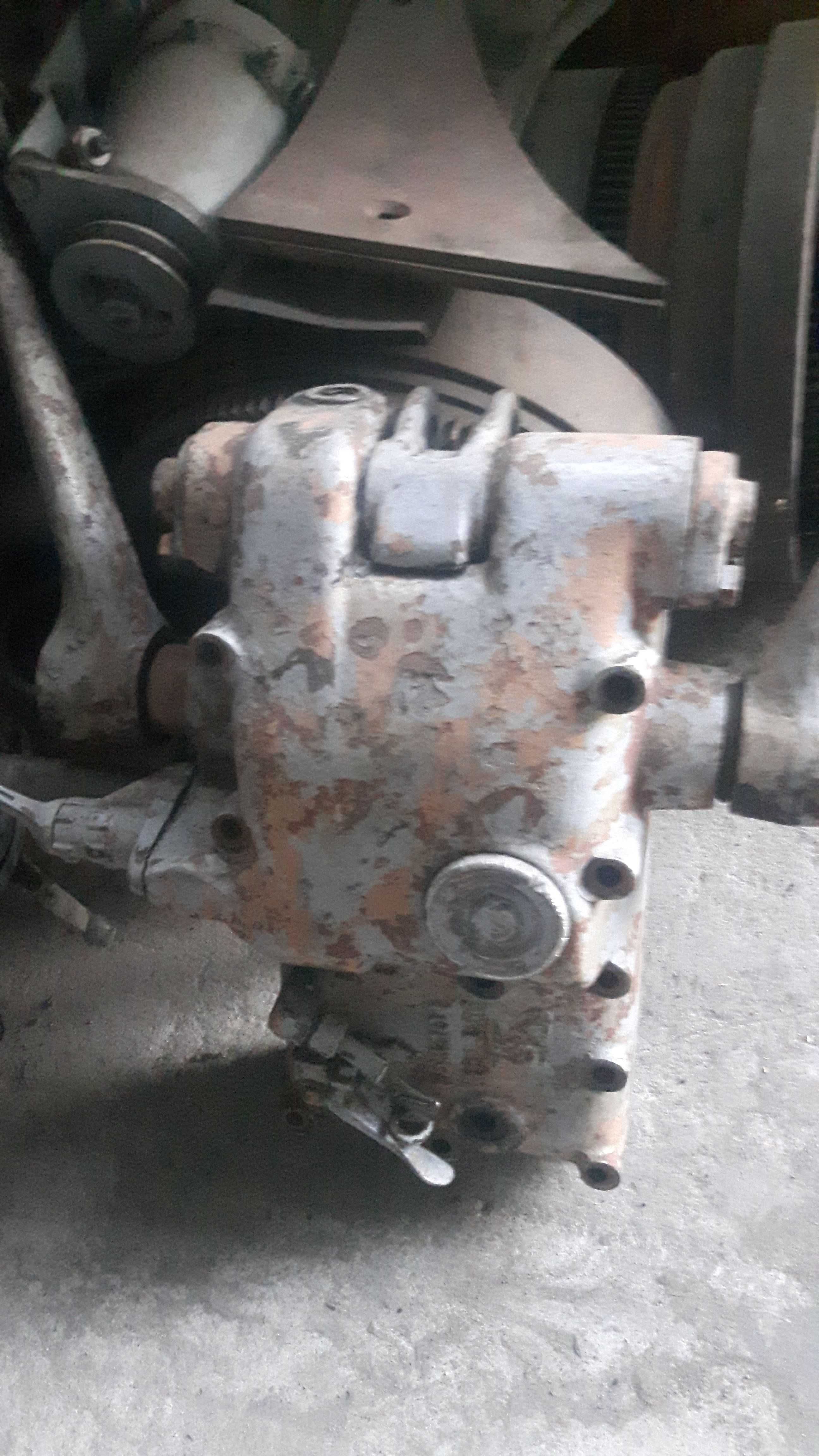 Podnośnik,rozdzielacz,Ursus 360,385,1224,330,Zetor,3011,8011,5011,7211
