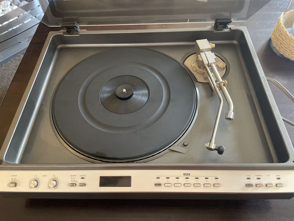 Sharp optronica RP-7100 gramofon sprawny