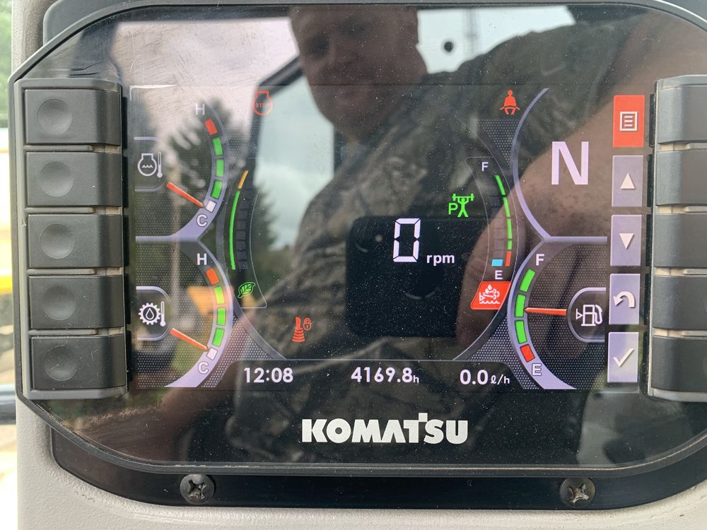 Koparko-ladowarka Komatsu wb93r