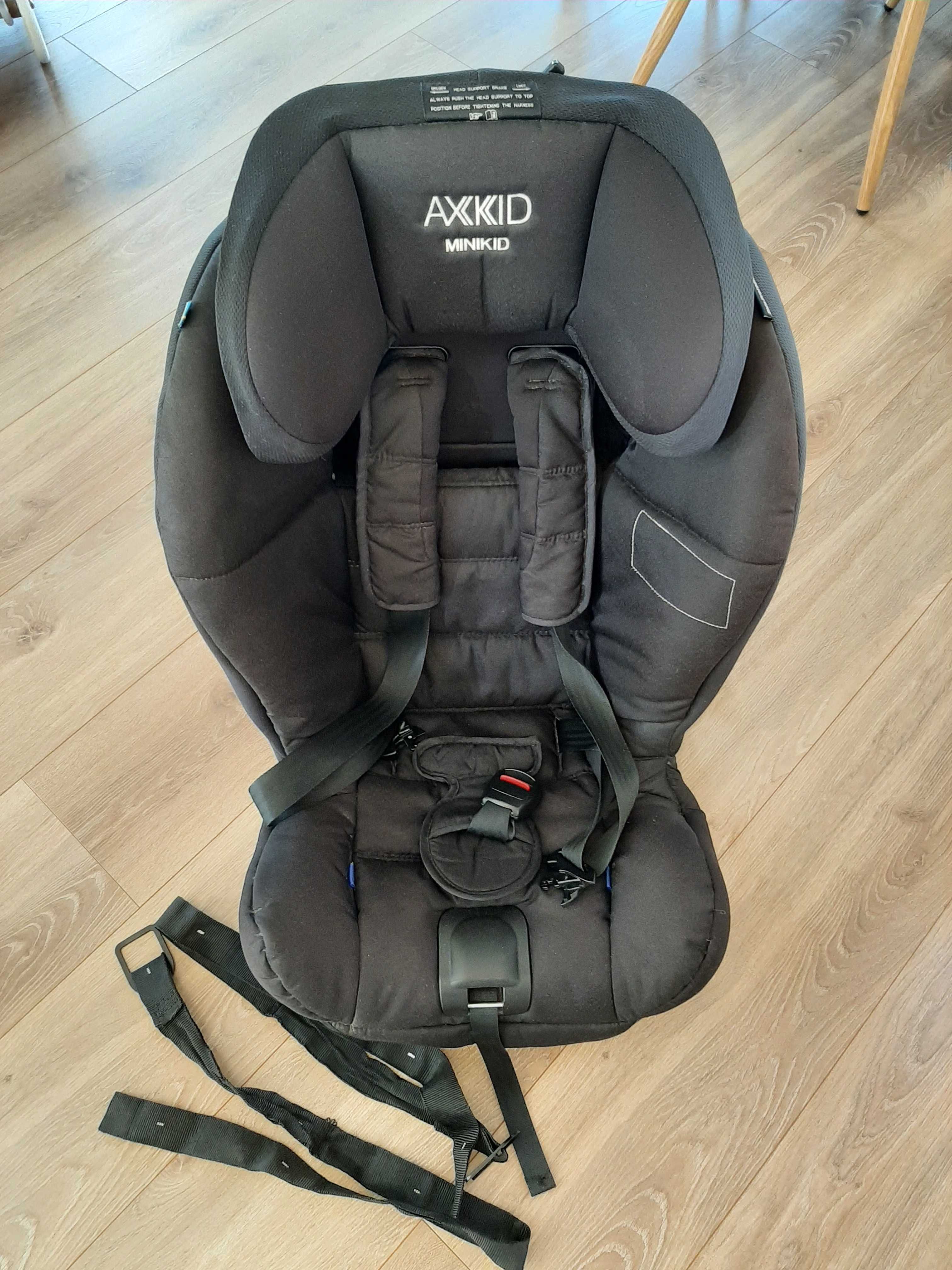 Fotelik samochodowy RWF Axkid Minikid 9-25kg