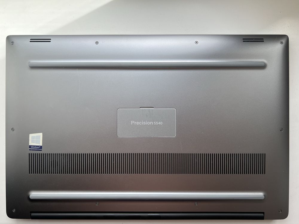 Dell Precision 5540 i9-9980HK 15.6ʼʼ FHD SSD 512Gb 32Gb video 4Gb