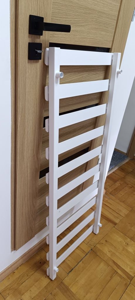 Grzejnik łazienkowy Scala New 123x50 biały