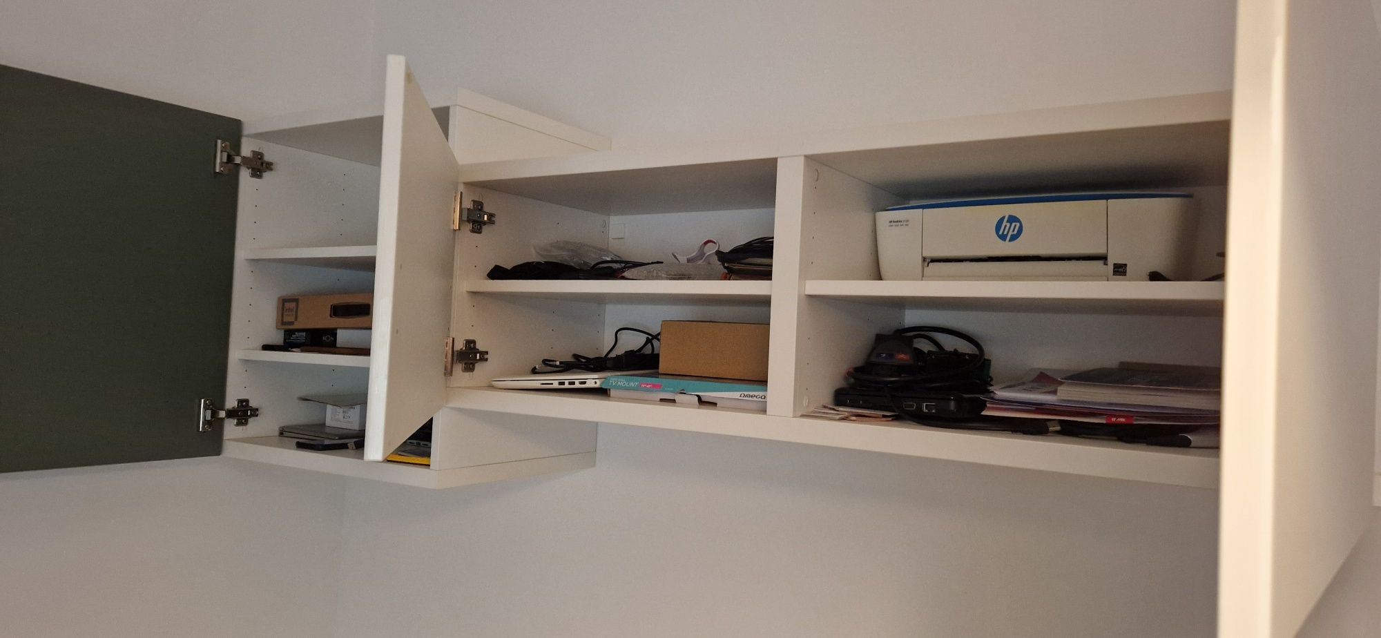 Mobília de sala com os topos em vidro