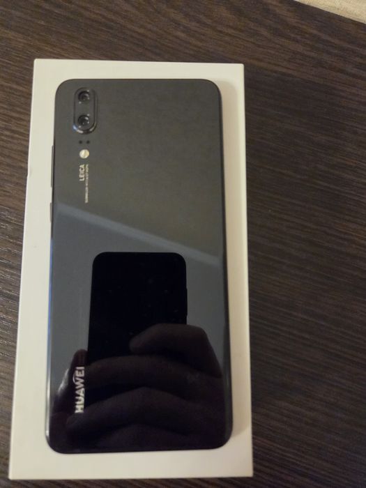 Продам телефон Huawei P20