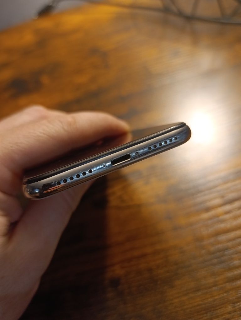Telefon Apple iPhone X 64GB biały bat. 100%